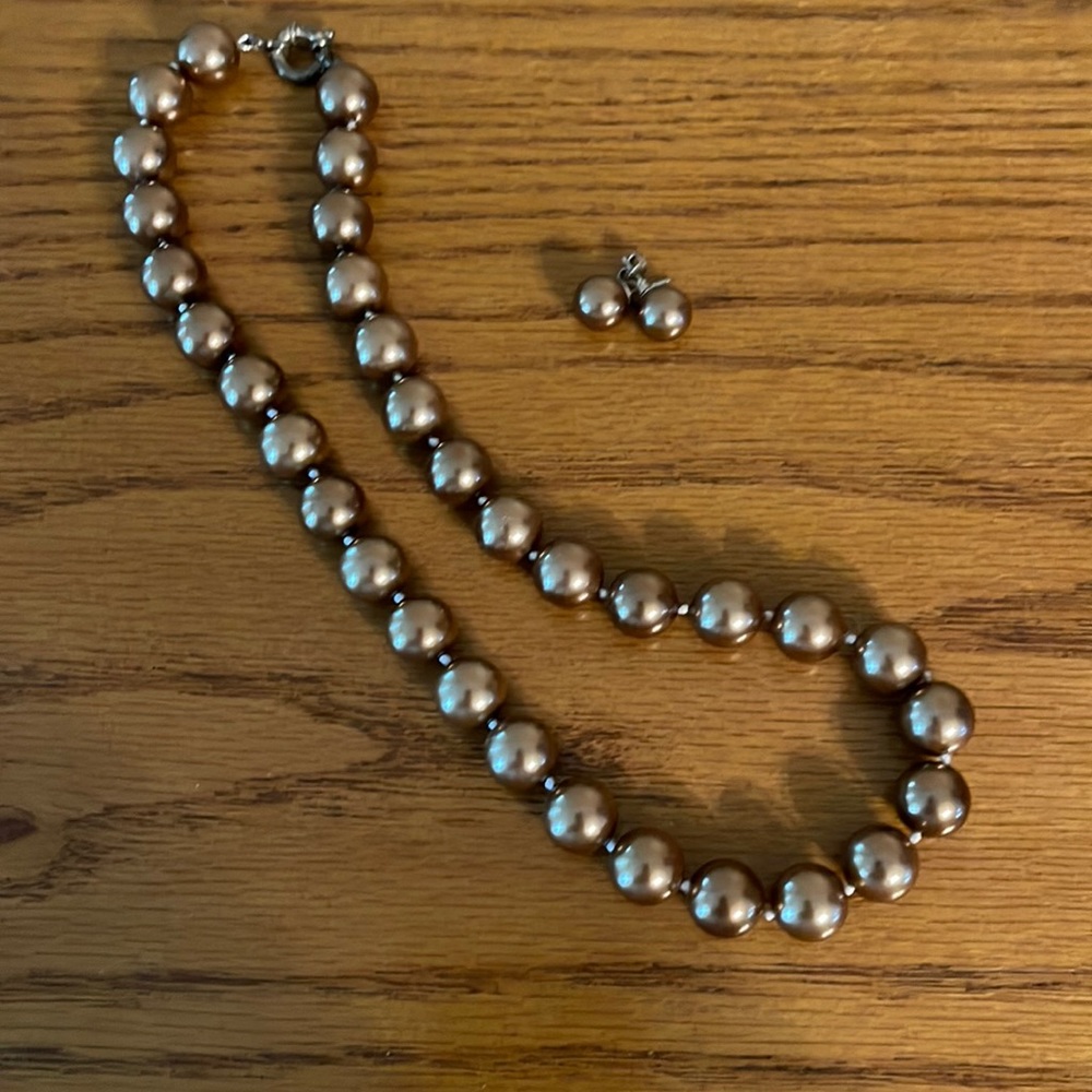 Brown pearl necklace and earring set